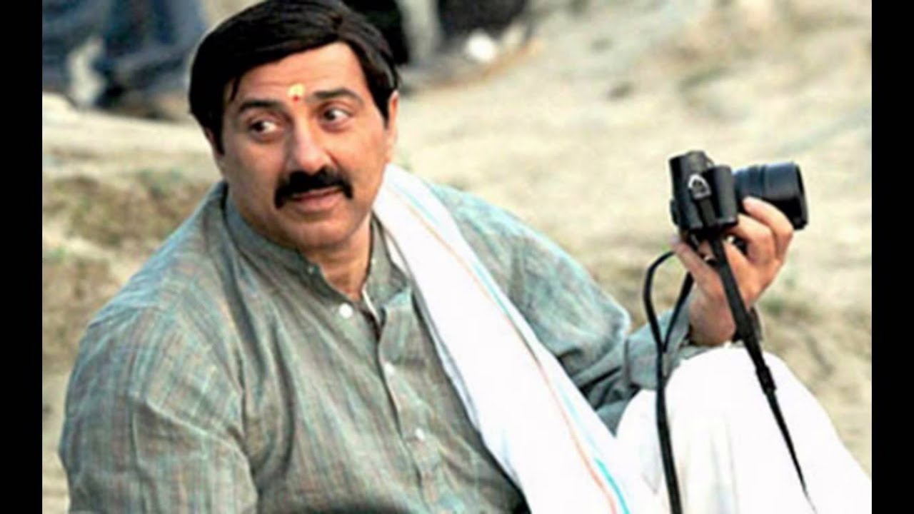 Mohalla Assi Trailer - Sunny Deol Coming Movie
