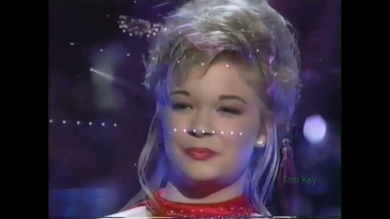 Jan.27,1997 14 LeAnn Rimes looking Stunning Performing Unchained Melody @ The American Music Awards.