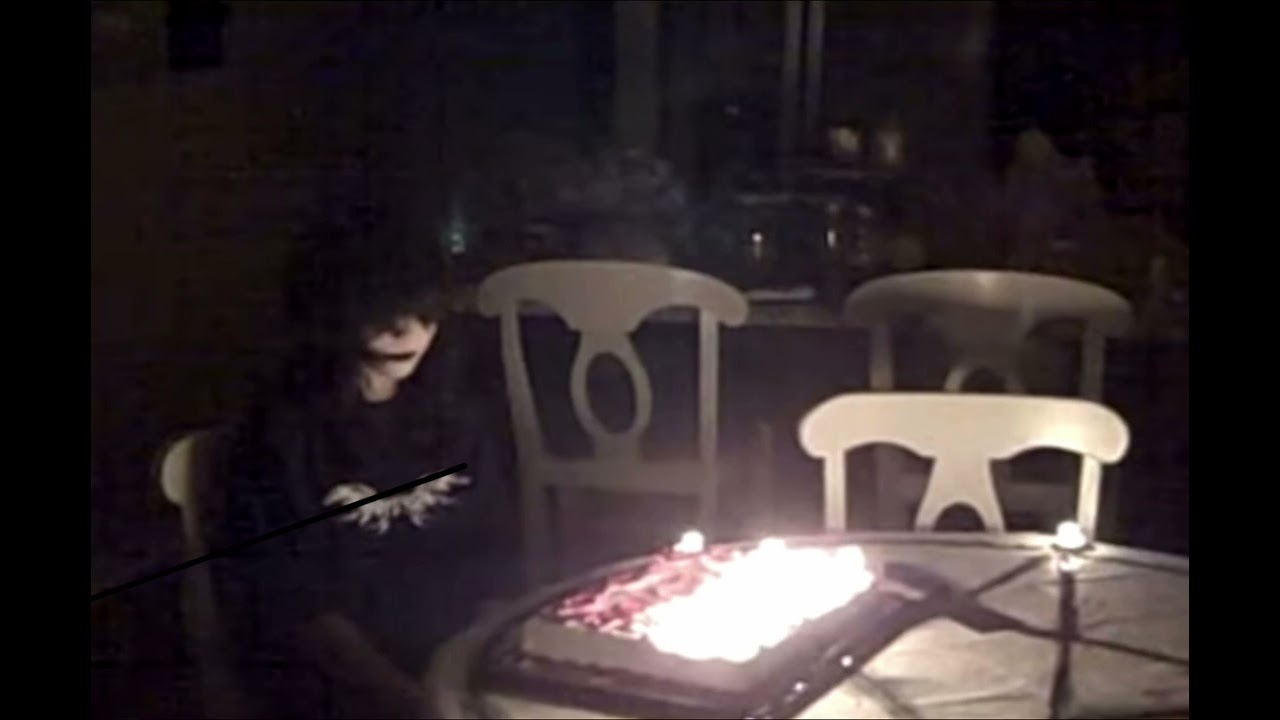 I hate emo whores 🖤