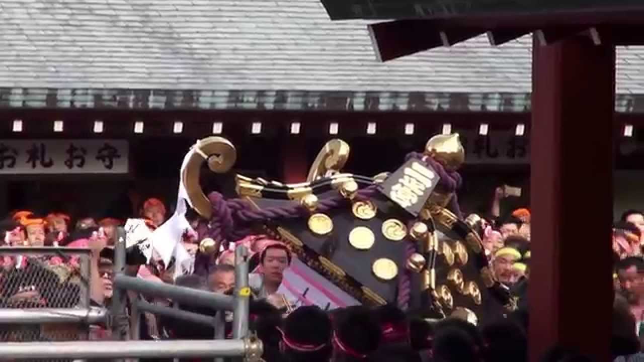 平成25年 三社祭り 本社神輿 宮出し 落ちる 二之宮、迫力有る