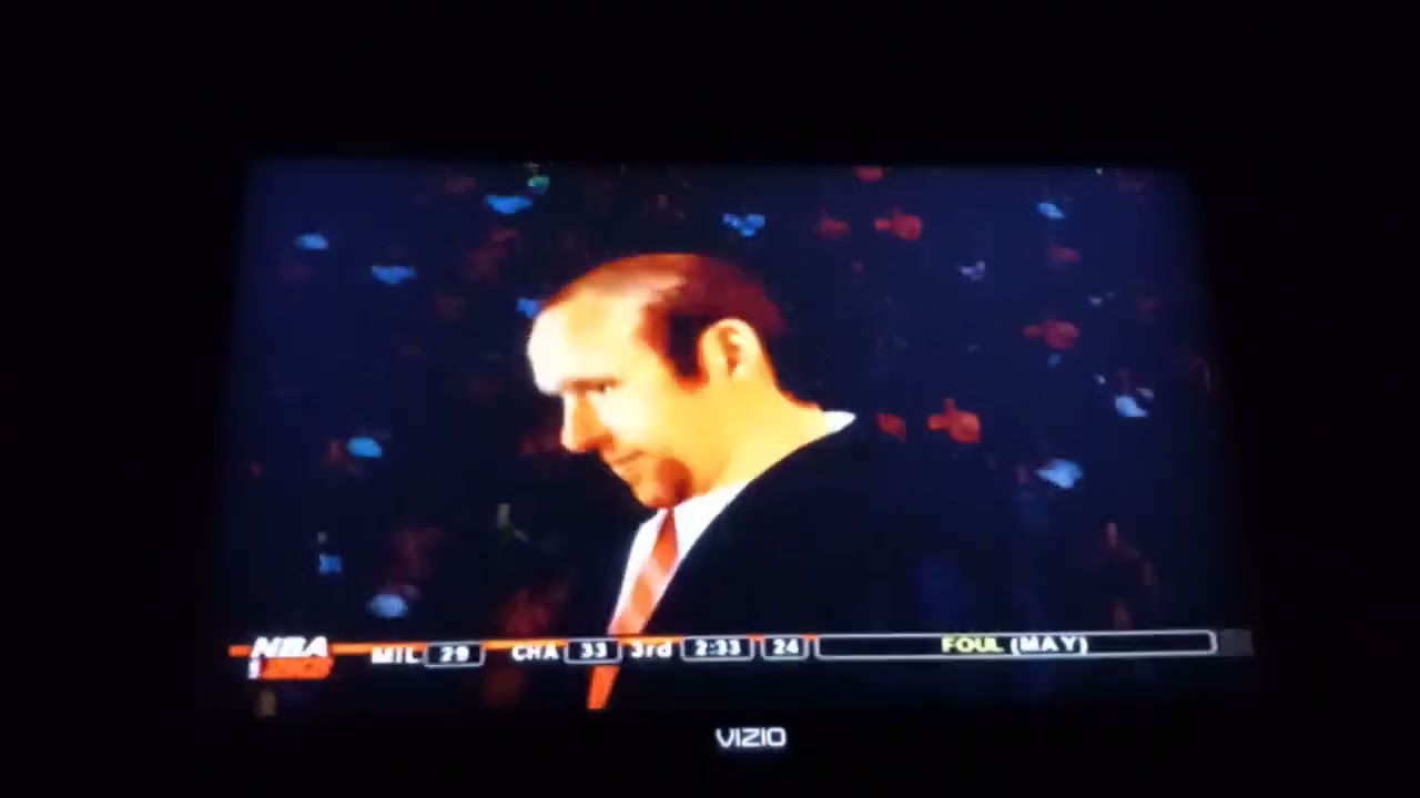 NBA 2K8 (PS2) - Milwaukee Bucks (CPU) VS Charlotte Bobcats (CPU) (3rd Quarter)