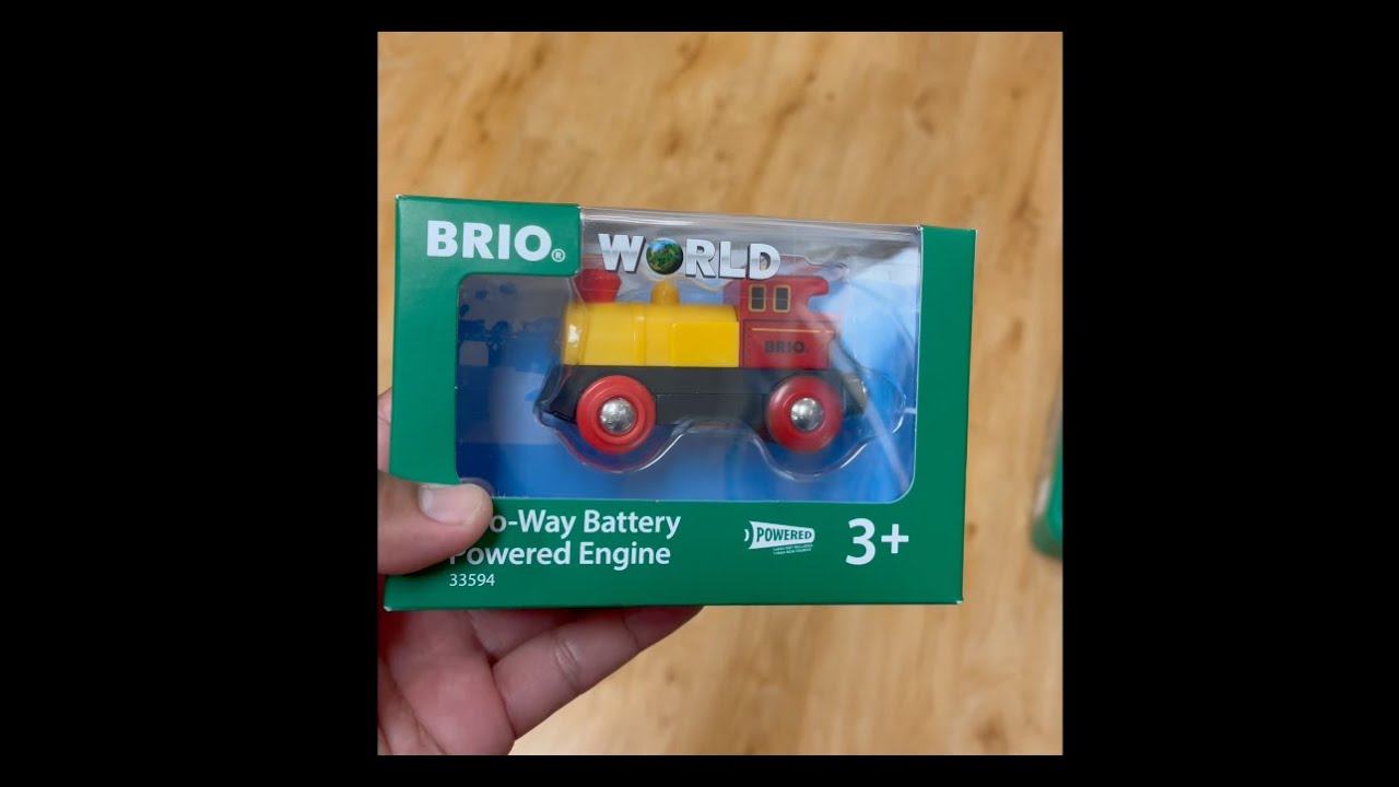 BRIO World - 33594 Two-Way Battery Operated Engine.