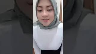 Bigo Live Hijaber Ketat Montok Goyang Sambil Basah Basahan Sampai Keliatan Jelas