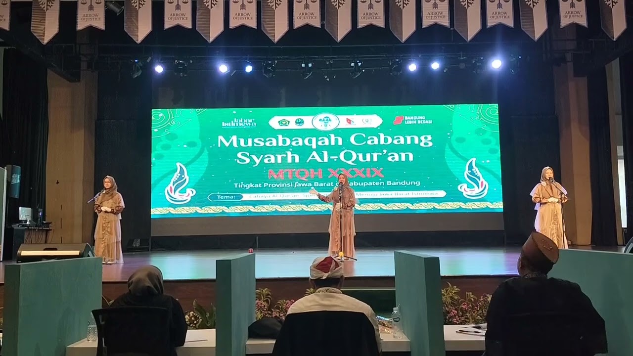 Penampilan peserta MSQ putri dari Kabupaten Ciamis, pada MTQ ke 39 prov Jabar 2025 di Kab. Bandung