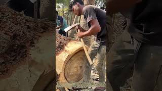 Peeling Bark with an Ax: How Hand Tools Prep Timber for Long-Lasting Use