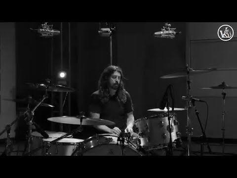 Видео: Юрий Михалыч разнес в труху Дейва Грола #drums #юмор #antonov #davegrohl #пионерскиедежурныесбивки