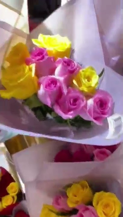 dubai-airport-beautiful-flower-bouquets-in-dubai-airport-duty-free