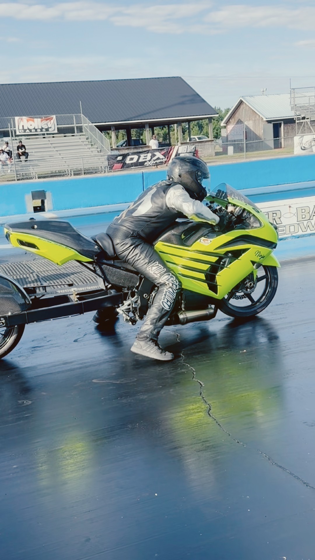 Zx14 to the 1/8 mile - YouTube