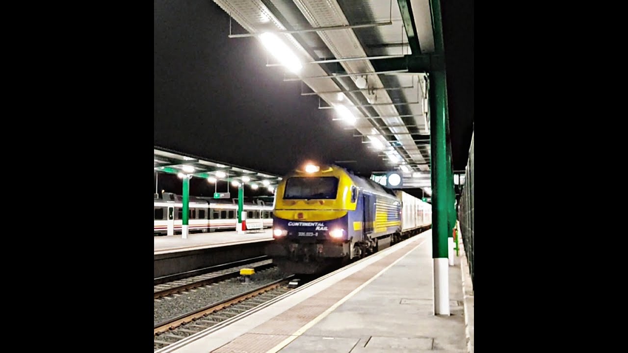 Noche de trenes en la estación provisional de Murcia
