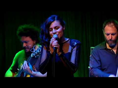 Şenay Lambaoğlu feat. Médéric Collignon - Küçük Bir Kız @IKSV Salon