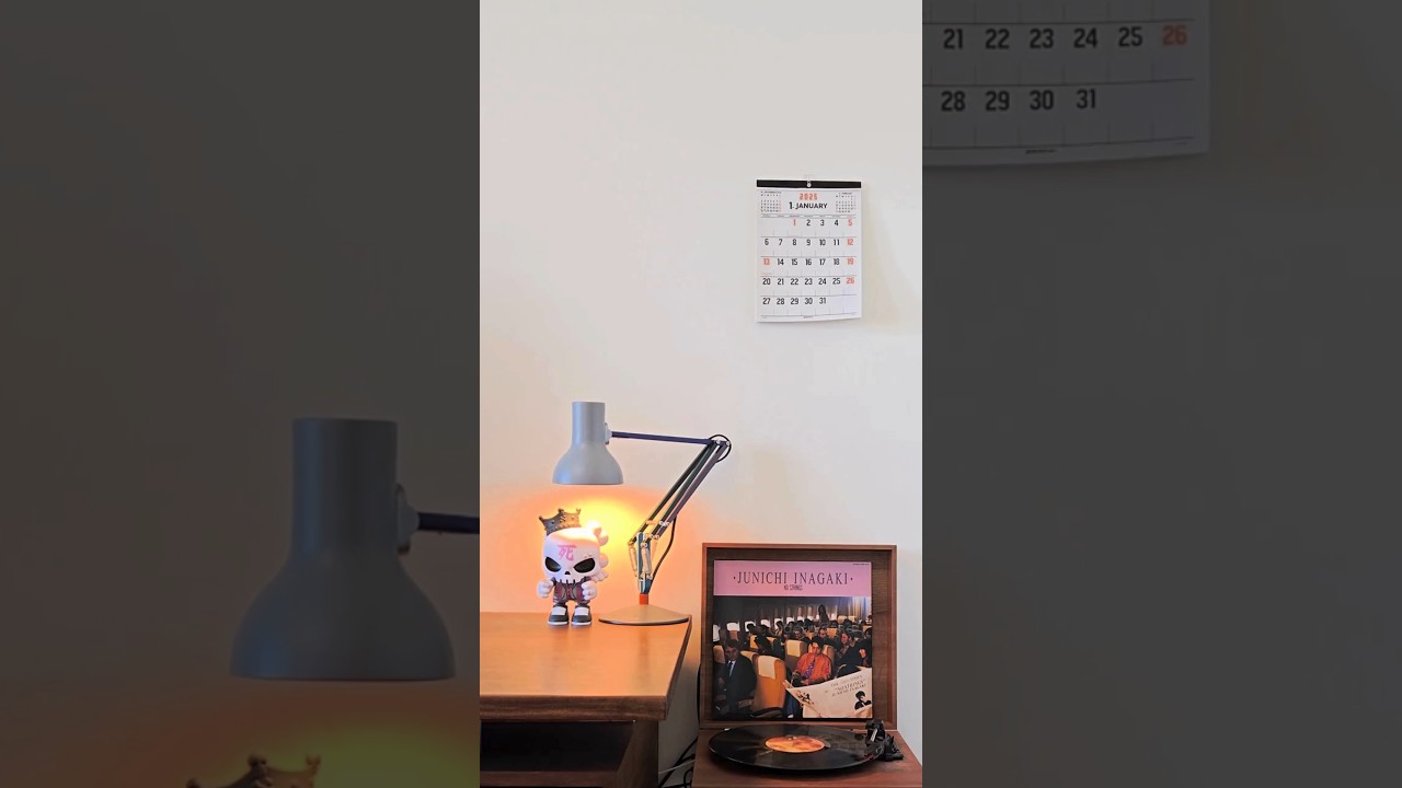 Unboxing the SUPERPLASTIC HUCK GEE SKULLKING CLASSIC STAR Figure! 💀✨ 