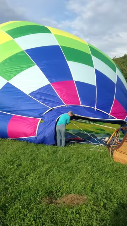 How to inflate a hot air balloon