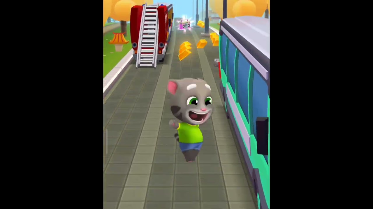 Talking Tom is ready to RUN, JUMP and chase Roy the Raccoon