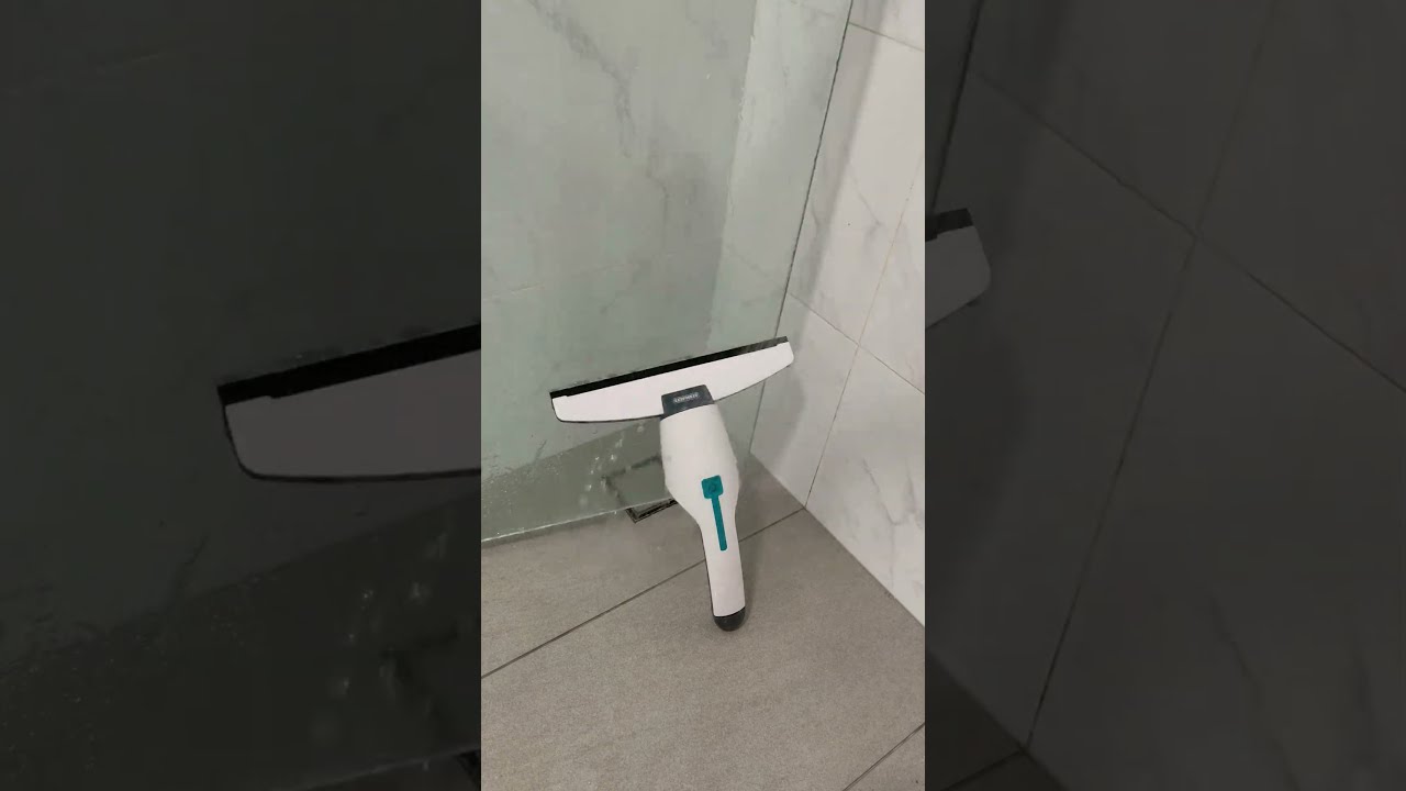 🔥 Testing all the claims: Leifheit Nemo Window Vacuum 🪟 #leifheit #modernhome #cleaning #vacuum