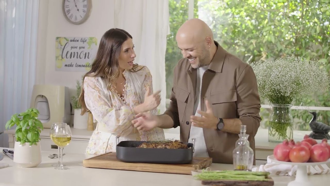 חן אמסלם x רון יוחננוב | כתף טלה ובצלים ממולאים בדקה by culina.co.il