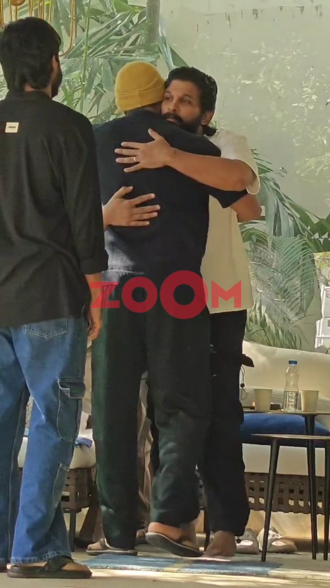 Vijay Deverakonda HUGS Allu Arjun \u0026 Pushpa 2 director as he arrives to meet them #shorts