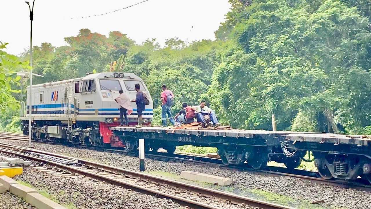 KERETA API BATUBARA MAKIN SEPI‼️APAKAH LOKOMOTIF SUMSEL BAKAL DIMUTASI⁉️