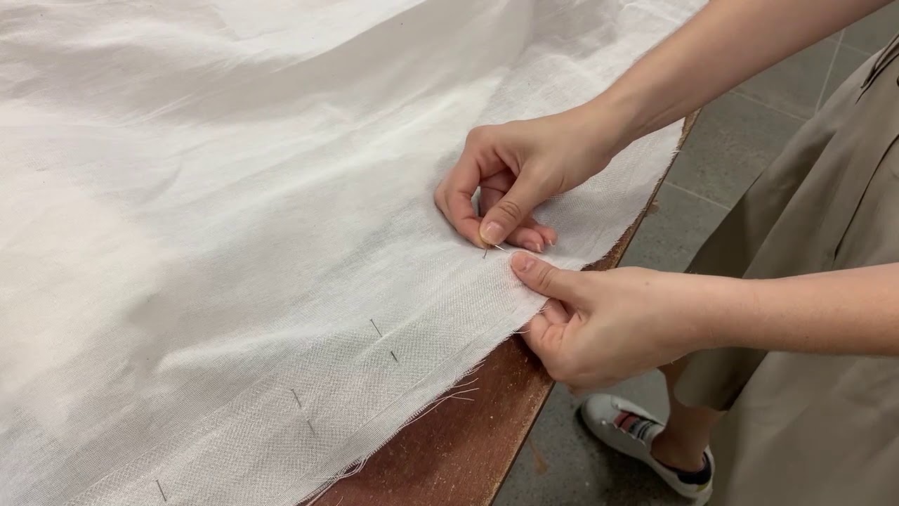 Crinol para estruturar saias.