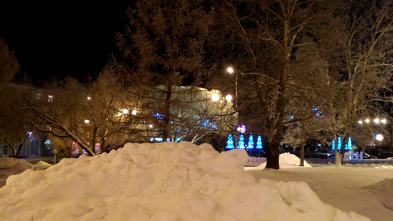 березники новогодняя елка. березники новогодние пермский край. зимние горки на советской площади город березники. новый год березники. новый год салют.