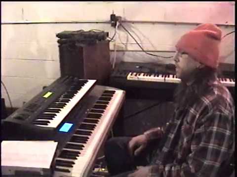 Mira Aja piano small clip en YouTube Mira Aja piano small clip en YouTube