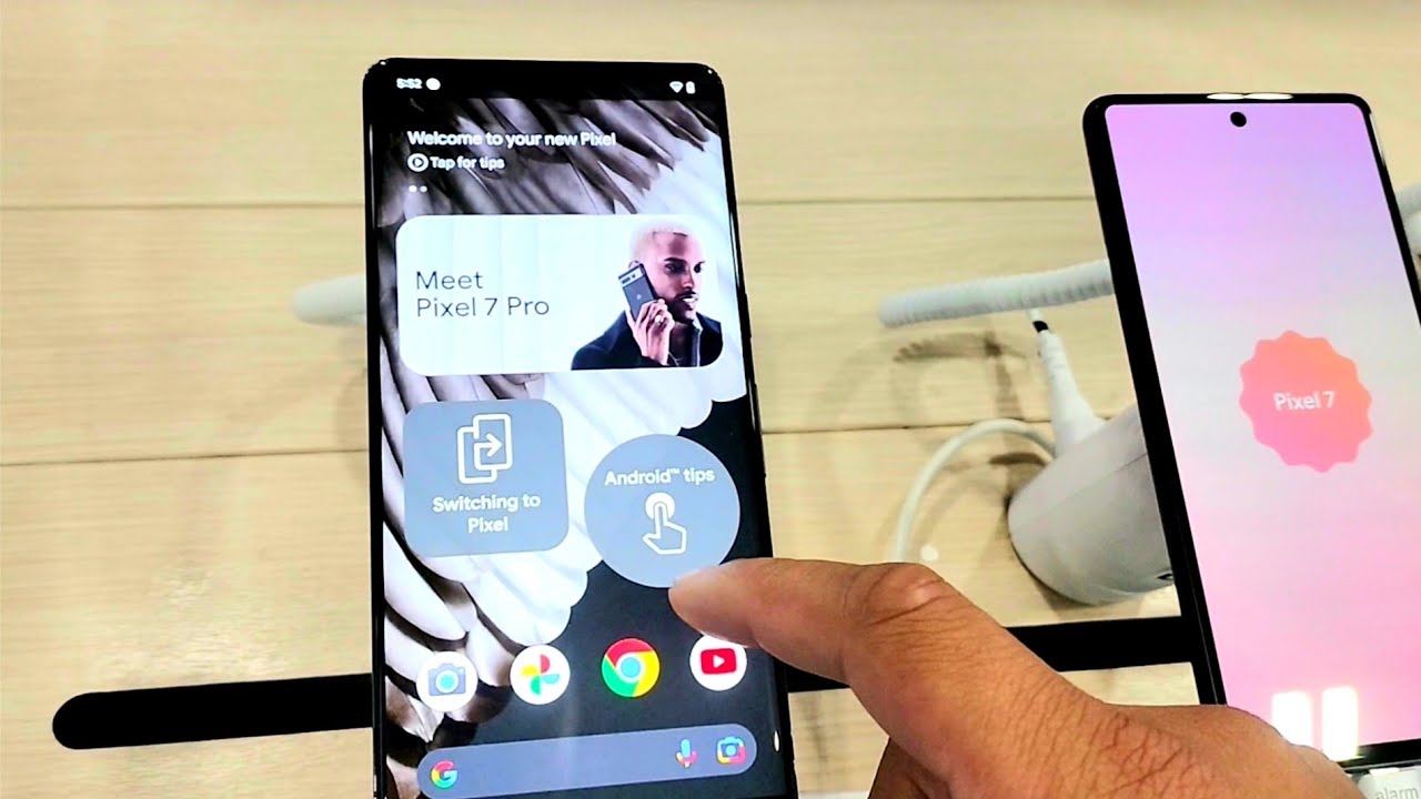 i spotted the google pixel 7 pro and google pixel 7 in store 