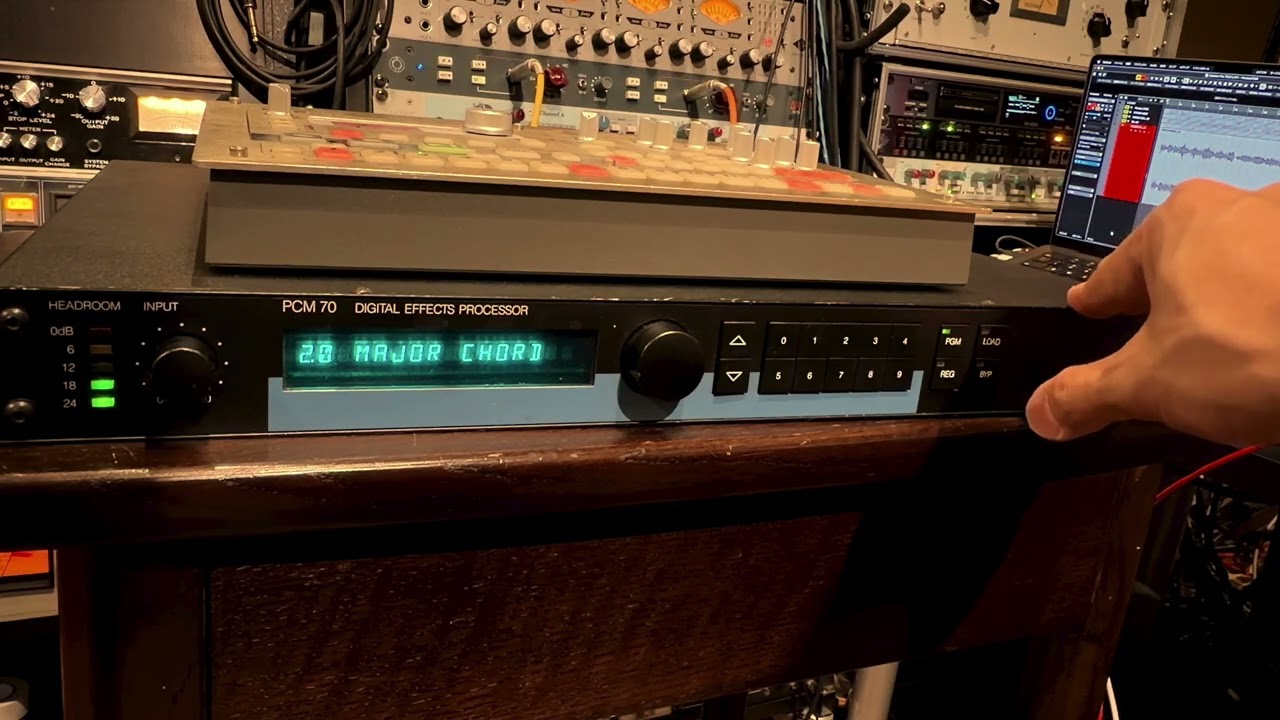 Lexicon PCM70 Digital Effects Processor - YouTube
