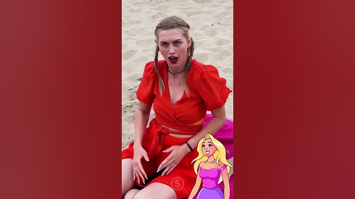 He Hid Under the Sand to Prank His Girl 🫢