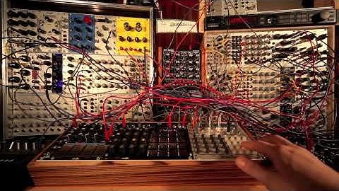 Klirrfaktor: Modular Patch #39 (Modular System testing the low end)