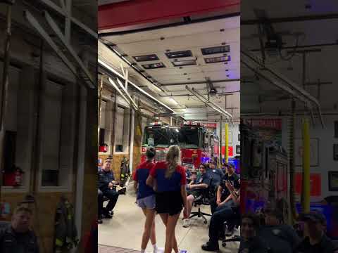 Video: Bu 9 Çikaqo yeməkxanası Wrigley Field yaxınlığında evə qaçır