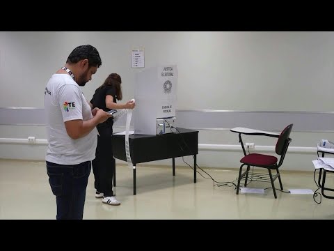 Brazil closes first round of presidential vote | AFP