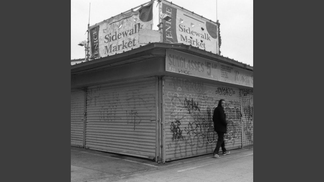 在 YouTube 上观看 Runners (feat. Defari) 在 YouTube 上观看 Runners (feat. Defari)