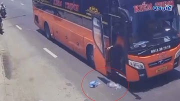 Công an xác minh xe khách xả rác xuống đường khi dừng đèn đỏ | QNgTV