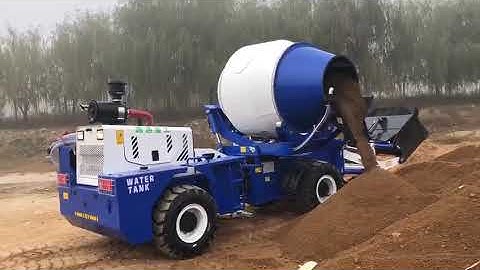 LT-1.8m3 self loading concrete mixer in testing