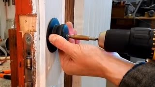 2 minutes door handle