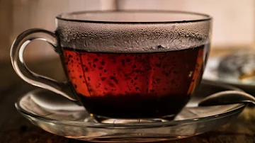 ¿Qué ocurre si bebes té negro antes de acostarte?