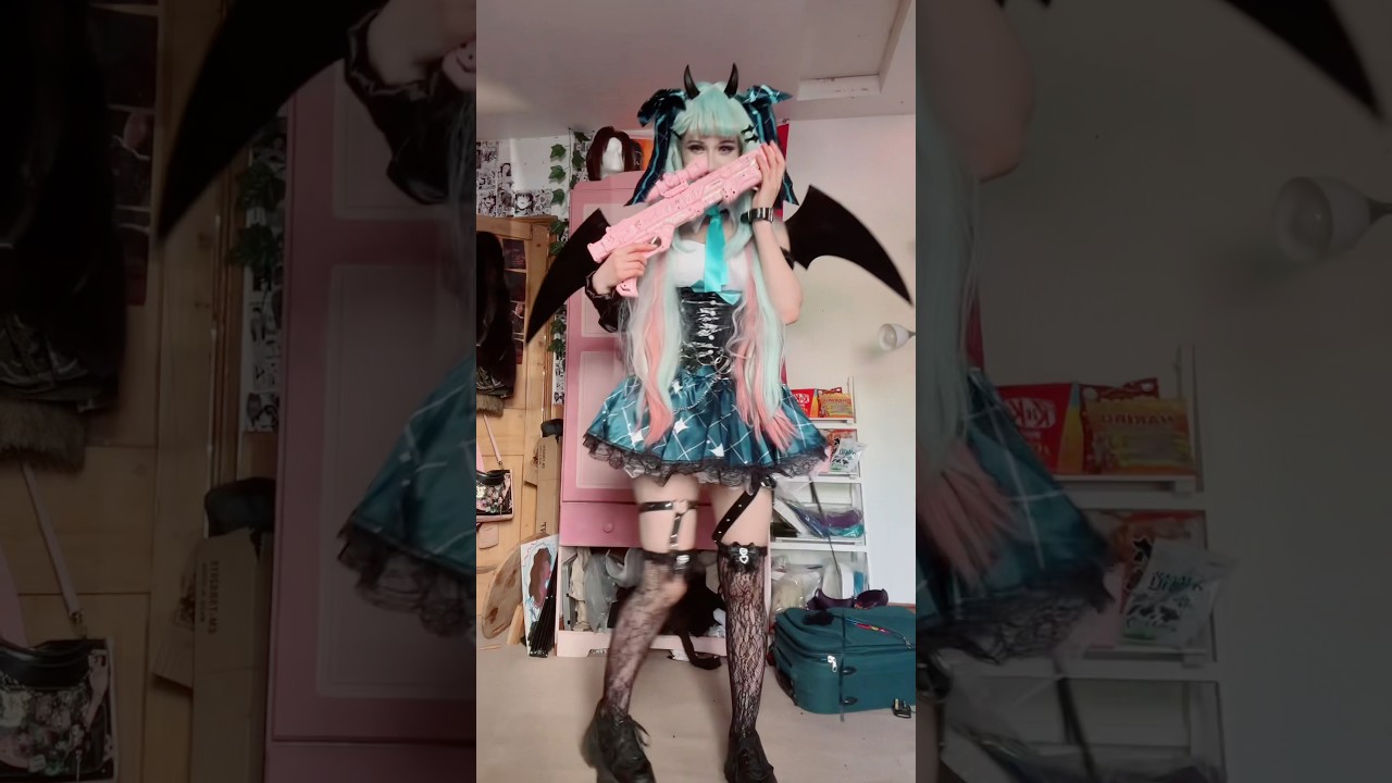 DID YOU SEE THAT???  #hatsunemiku #rascalmiku #devilmiku #rascalmikucosplay #cosplay