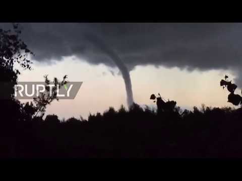 Video: Petersburgers Filmed A Tornado Over Lake Ladoga - Alternative View