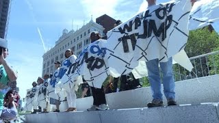 Anti-Trump protesters create human wall in Cleveland