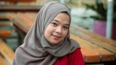 #laguterbaru2020 #tryana #gaunmerah      TRYANA - GAUN MERAH [ Official New Versi + Lyrik Lagu ]