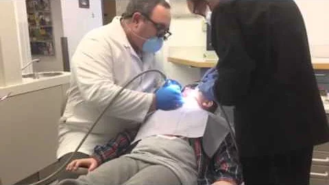 Superstar dental patient shows how it's done