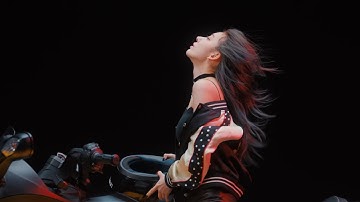 Le sserafim "FEARLESS" but everytime they say... read the description