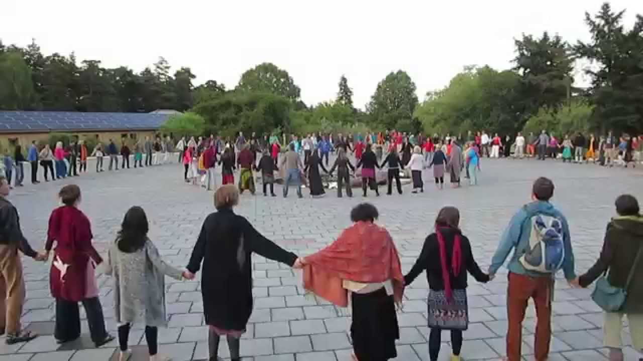 Gobas deja (Elm Dance) ZEGG ekociematā, Vācijā