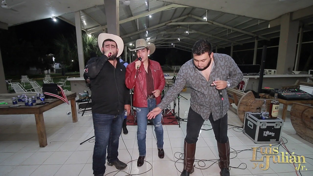 Regardez Luis y Julián Jr Ft. Raul Hernandez Jr - Que no se apague la lumbre sur YouTube