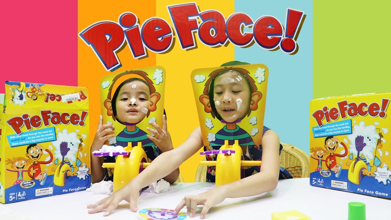 hai kali ini shinta unboxing mainan yang seru yaitu pie face showdown. mainan anak ini harus dua ora. 