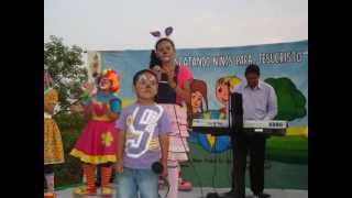 Miniatura de vídeo de ""GRACIAS PAPA" Cancion Bonita para el dia del Padre - Yeshua Tuxtla musica infantil."
