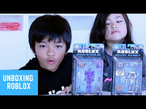 Roblox Imagination Collection Noob Attack Mech Mobility Figure Pack Crystello The Crystal God Youtube - roblox imagination figure pack noob attack mech mobility