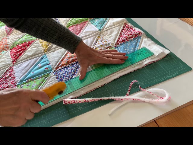ベビーベアとログキャビンのキルト　パッチワーク　ベビーキルト　ハンドメイド パッチワークタペストリー(変形ログキャビン) - MUCHINNOCHI'S