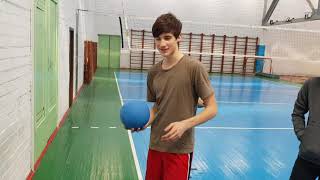 Обучение волейболу. Мой первый волейбольный мяч - набивной мяч