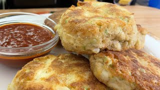 HOW TO MAKE THE PERFECT CRAB  CAKES/OLD SCHOOL CRAB  CAKES/T.G.I.F FISH SEGMENT OF THE WEEK