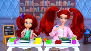 Ariel y Su Madre van a la misma Clase en la Escuela